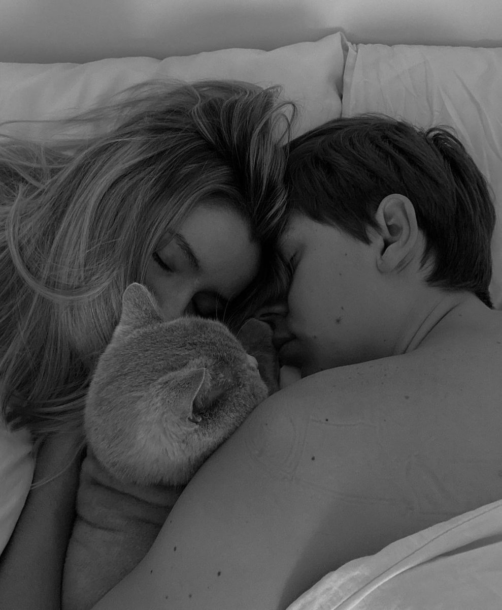 Me and You (@1flowery_) on Twitter photo 