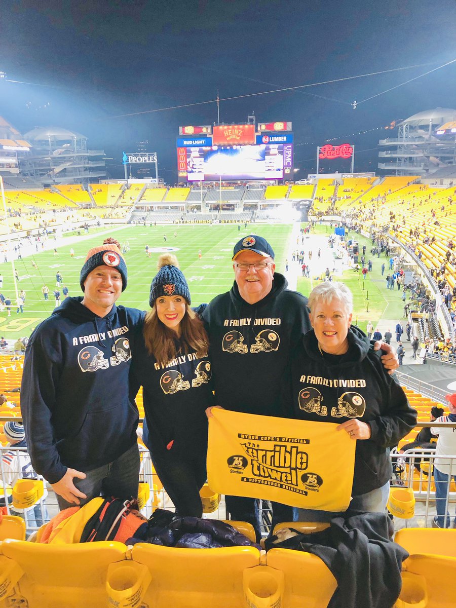 dporte_author's tweet photo. A family divided #herewego #SNUProud #steelers #chicagobears #afamilydivided https://t.co/9OWYx5HJRH