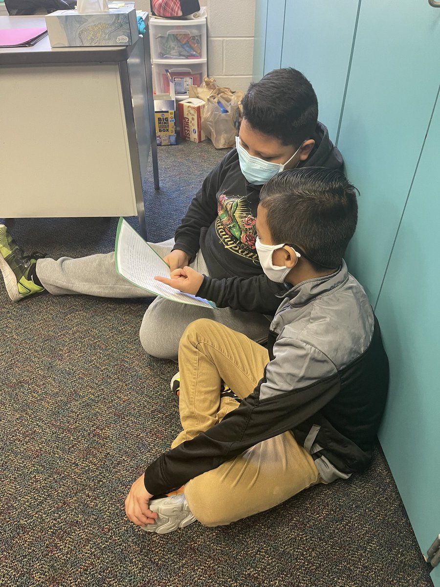 smach_JFE's tweet photo. JFE 5th grade authors are celebrating their writing with staff and Ms. Gomez’s 3rd graders! @MarleenGomez524 @tammytalton @MLozamarin @HumbleISD_JFE @CarmenLFlores2 https://t.co/4rsFZkmxxA