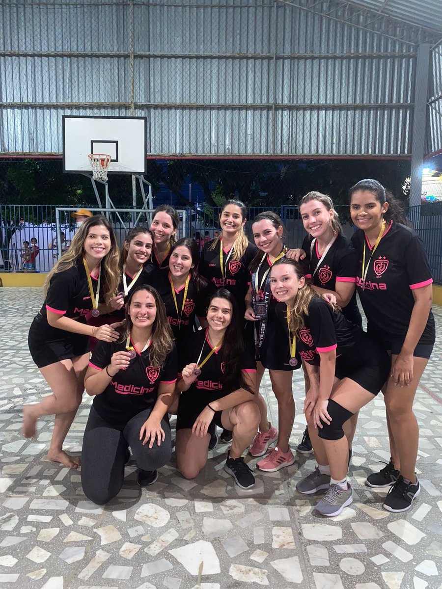 natdrabovski's tweet photo. Proud about me and my team 🤩🤩
This weekend we had intramural games at my university and my team won first place in dodgeball and volleyball. We are full of gold 🙊🥇🚀
#intramuralgames #medtwitter https://t.co/KEm5RrGBee