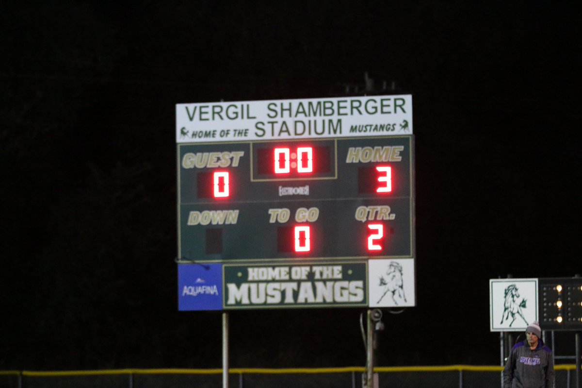 NorthMooreHigh's tweet photo. 💚💛💚Mustangs for the win!! Keep it rolling!!!#MustangPride https://t.co/2hYrbo0zlT