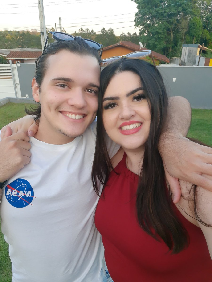 Giuliabalde1's tweet photo. Eu amo tanto que nem sei ❤ #brother #pir https://t.co/QD9J9GpAR9