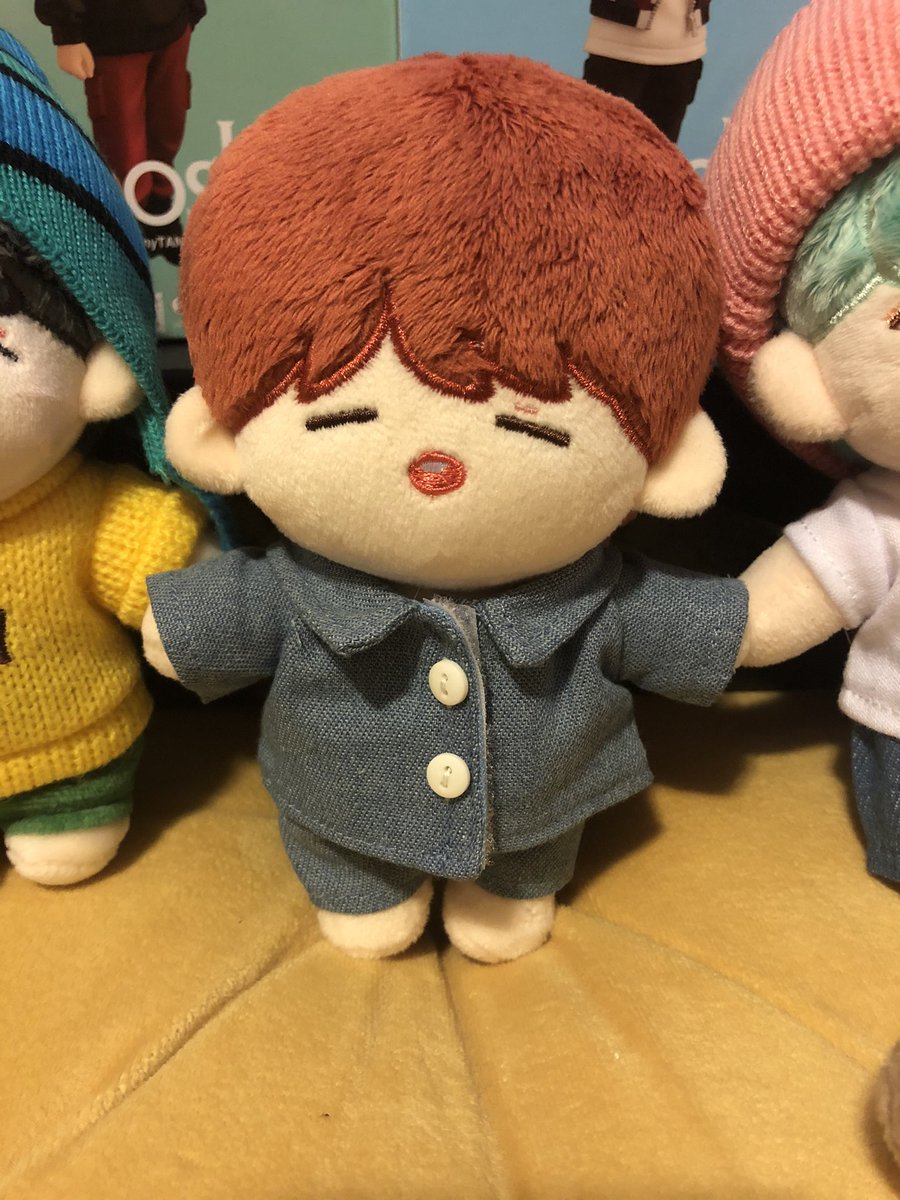 clockworkquick's tweet photo. Thank you so so much to @dwarfs_squad for the adorable palm babies and the extra goodies from the giveaway!! I was beyond excited to receive a little Yoongi😍 and of course I love little Joonie too! They fit right in.😊 https://t.co/4z2pFIEK5Y