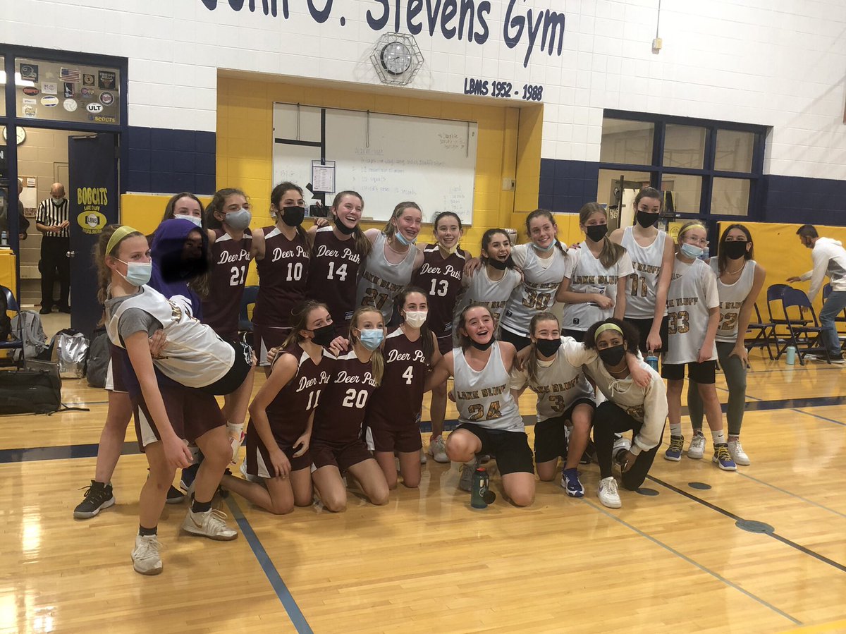 MeganLavery's tweet image. Everyone is a winner with friendships like this! LBMS vs DPM #futurescouts @LakeForestSD67  #findingjoy67 #LFHS #classof2026