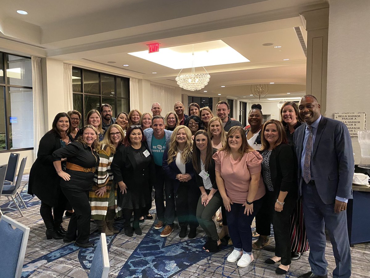 AlishaPeralez's tweet photo. Really enjoyed going to TEPSA this weekend to GROW with an amazing group of Aspiring Leaders in LPISD! ❤️❤️ #TEPSA #WeLeadTX @lpisd @Evolvingclassrm @damonwest7 @counselor_josh https://t.co/FiS9Mqp9GG