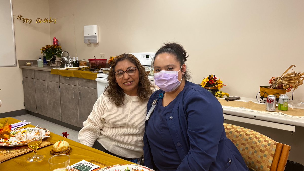 MayoClinicFMR's tweet photo. Free clinic night 
@TheCenterClinic
  - celebrating community and volunteerism with amazing people! 
@bero_emily @Loganmonahan3 
@SimritWarring @DrCesarGonzalez https://t.co/TjEfTG70Iy