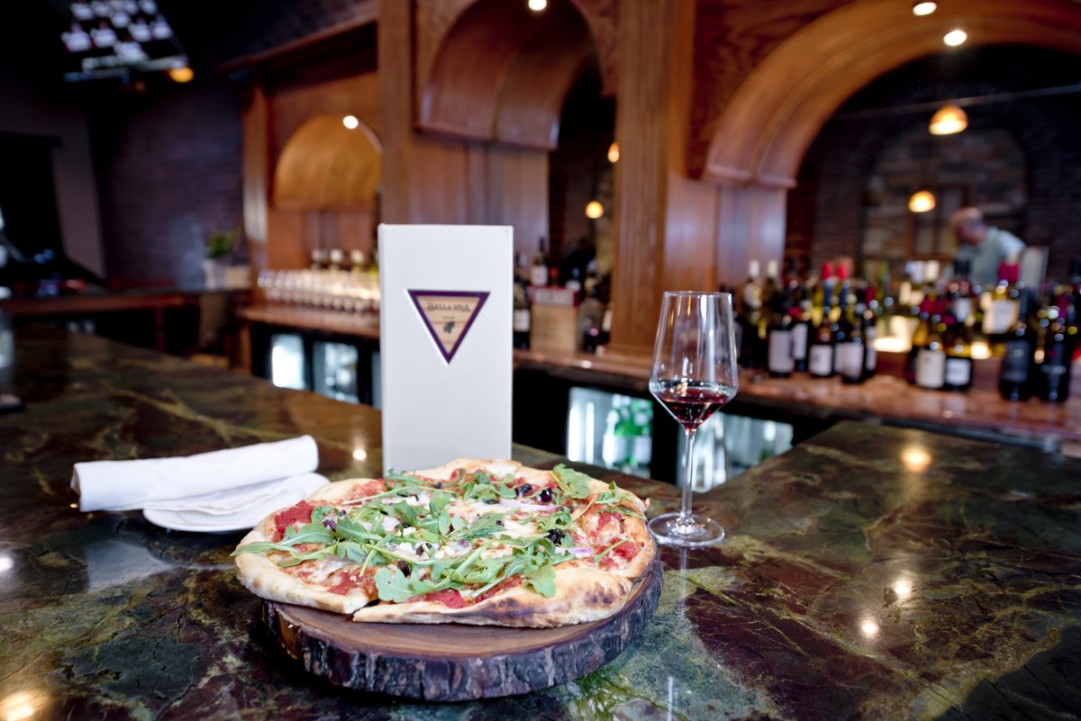 visitgilroy's tweet photo. Dine out to help out! Show your support for local restaurant owners and workers by dining out at neighborhood restaurants throughout the month of November. #gratefultable #stayloyal #staylocal #supportGilroy @RestaurantsCare https://t.co/tkQOvsiv12 https://t.co/cJFdk0zhfw
