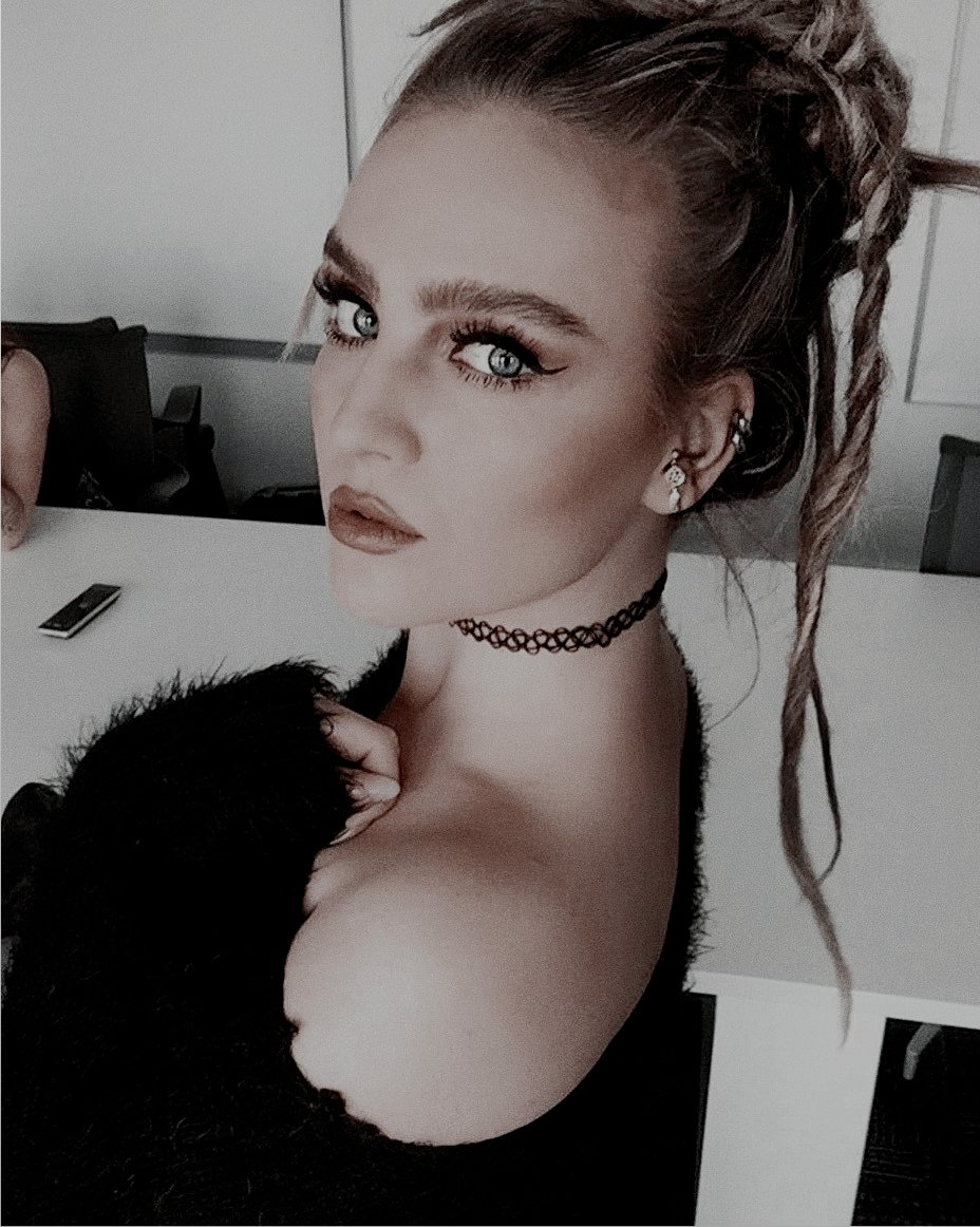 ㅤ  ‍   ‍  
        ❚❙ 𝐈𝐍𝐒𝐓𝐀𝐆𝐑𝐀𝐌 𝐏𝐎𝐒𝐓✱

          ▰▰ @𝒍𝒊𝒅𝒔𝒂𝒚𝒄𝒂𝒇𝒇𝒆𝒊𝒏𝒆: 

         ❛me he peinado estilo, 
           <a href="/THVLVSTSNVGS/">𝐂𝐀𝐘𝐃𝐄𝐍 𝐖𝐇𝐈𝐓𝐄</a> ❜ 

ㅤㅤ⌂          ⌕          ⊞          ♡          ◌