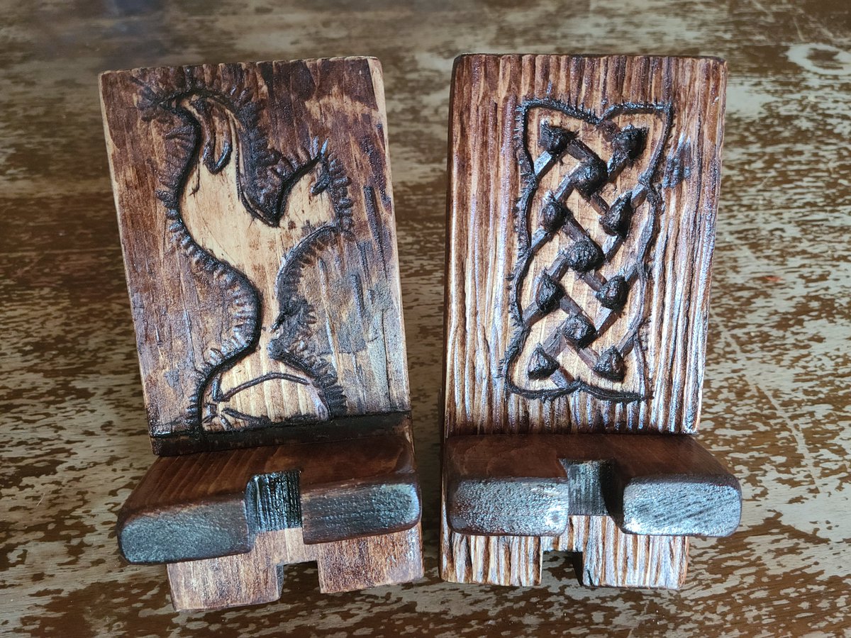 simon_bowden's tweet photo. Another week another #woodworking project. This one is well worth crowing about! Check out all my projects to date over at the blog. #handmade #COYS #THFC #PUB111CE https://t.co/QNEp3DicCN https://t.co/YvsXSoMLOK