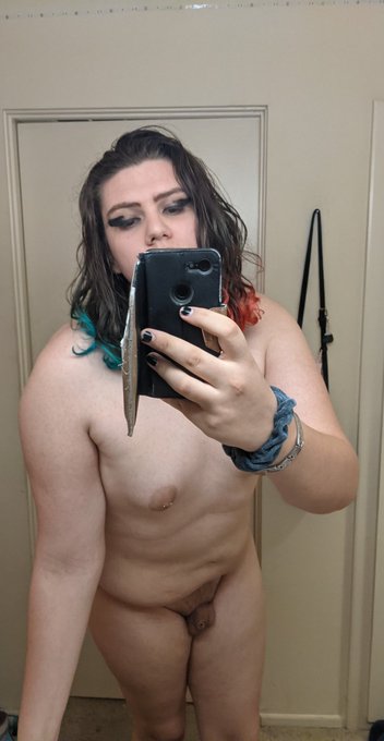 Finally wiped down my mirror let the bathroom noods commence https://t.co/RPMg0uUSKL