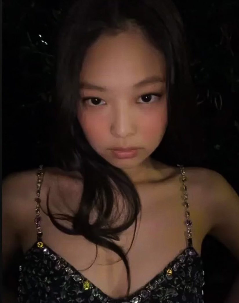 jnhourIy's tweet photo. jennie kim is so hot https://t.co/gJ3YHRsjJz