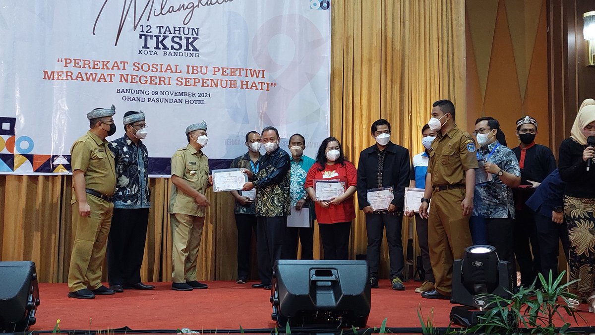 WaCaly's tweet photo. Peringatan HUT TKSK ke 12 Tahun Tingkat Kota Bandung
@OdedMD @dinsosjabar @dinsosbdg https://t.co/nFnUFRNBSA