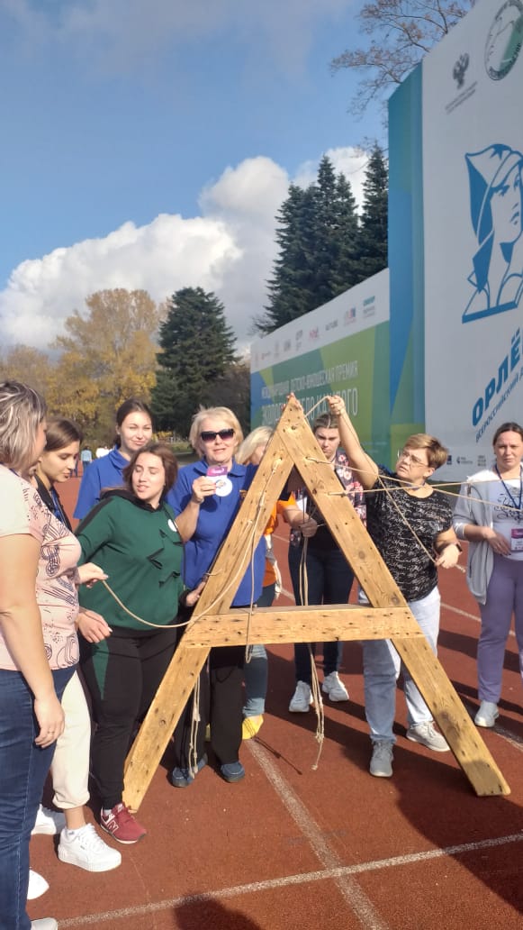 tcar2212's tweet photo. Проработали ещё два трека! Об орлятах Лидерах и орлятах Мастерах знаем в совершенстве!
#ШколаРосатома
#СетьШколаРосатома
#ШколаРосатомаОрлёнок2021
#ЛицейвЛесном
#Орлёнок
#ОрлятаРоссии
#РДШ https://t.co/fNJvx1izSI