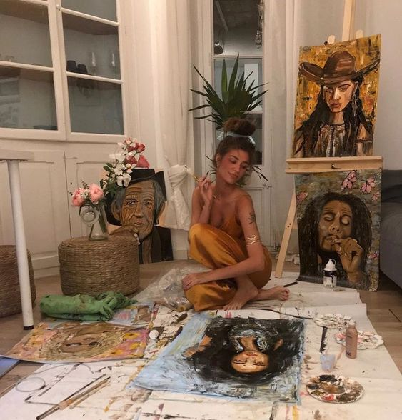 xvenomvenusx's tweet photo. the cards ask you to indulge in creativity https://t.co/mEWlxAT6a3