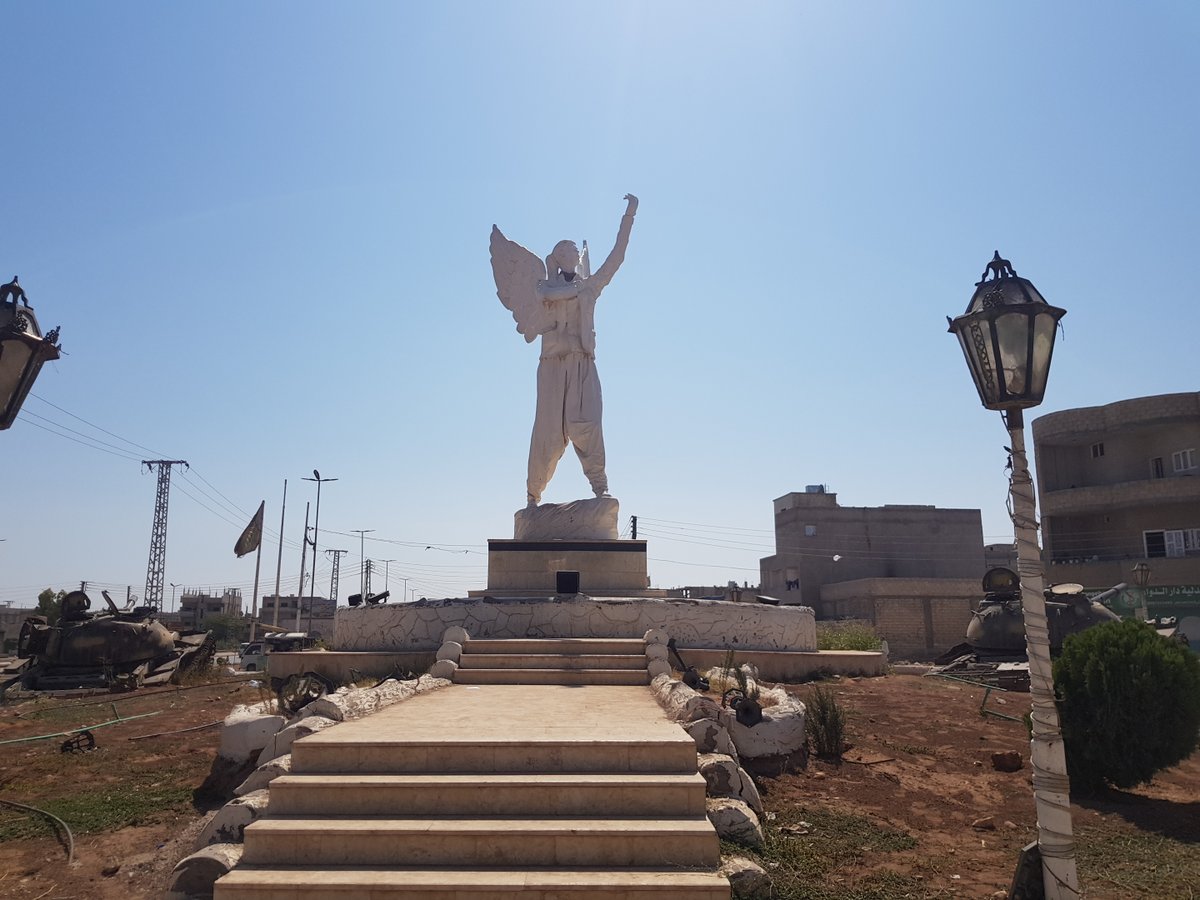 YpgInt's tweet image. Kobane: The City of #international resistance is under threat. 
Erdogan and his jihadist militias want to start a new invasion in #NorthernSyria. One of their targets is #Kobane, a symbol of ISIS defeat at the hands of people's revolution
Raise your voice
#TwitterKurds #YPG #YPJ