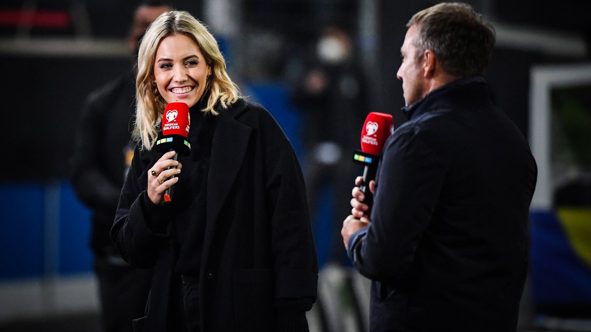 Sportbuzzer's tweet photo. #RTL: Laura #Papendick moderiert bei #DFB-Spielen gegen #Liechtenstein und in #Armenien erneut für Florian König

➡️https://t.co/TqaNm5dFUw https://t.co/5kgwflaMzZ