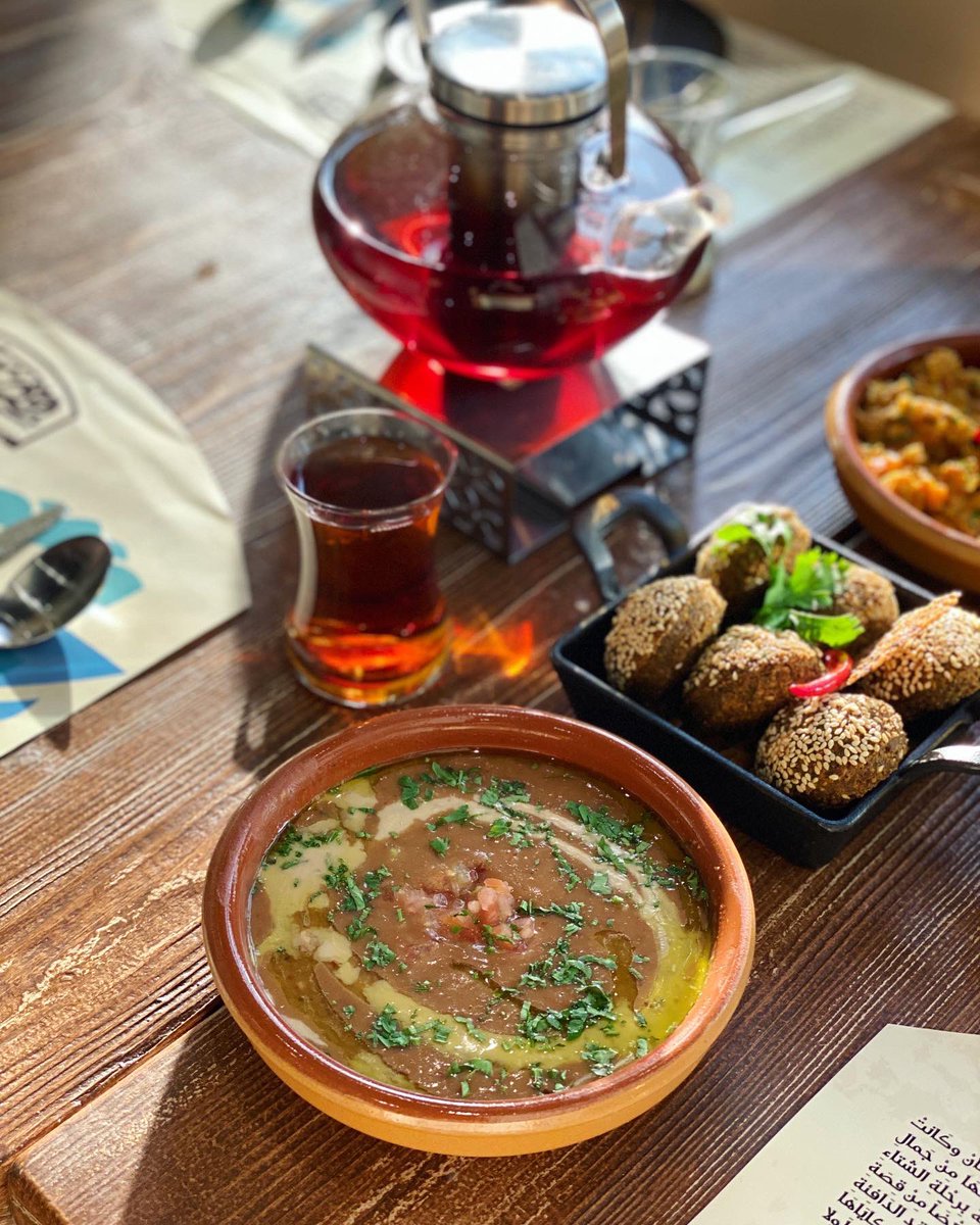 afnan_tjarb's tweet photo. أخيراً ( مطعم لُبنى ) صار عندهم منيو فطور 🍳 
المطعم كبير دورين و المهم أنه تدخله أشعة الشمس 🌞 
بدون موسيقى طبعاً، و موفرين بارتشن للي يحبون الخصوصيه 😍

يفتحون من الساعه 6:00 صباحاً
بجلسات داخليه جميله و خارجيه 🌱 

فطورهم خفيف ولذيذ
ولازم تجربونه 🤩

حي الصحافة📍

#ثريد 👇🏻 https://t.co/SVA4jEzdEL