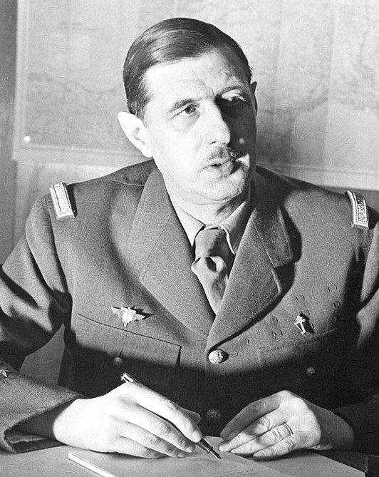 HistoiredeM's tweet photo. 🇨🇵#histoire #Ilafaitlhistoire #citation #france #iladit #ilaécrit 🇨🇵
9 11 1970 - décès de #CharlesdeGaulle
"Ce qu'il faut surtout pour la paix, c'est la compréhension des peuples. Les régimes, nous savons ce que c'est : des choses qui passent. Mais les peuples ne passent pas." https://t.co/YI7RphCRFi