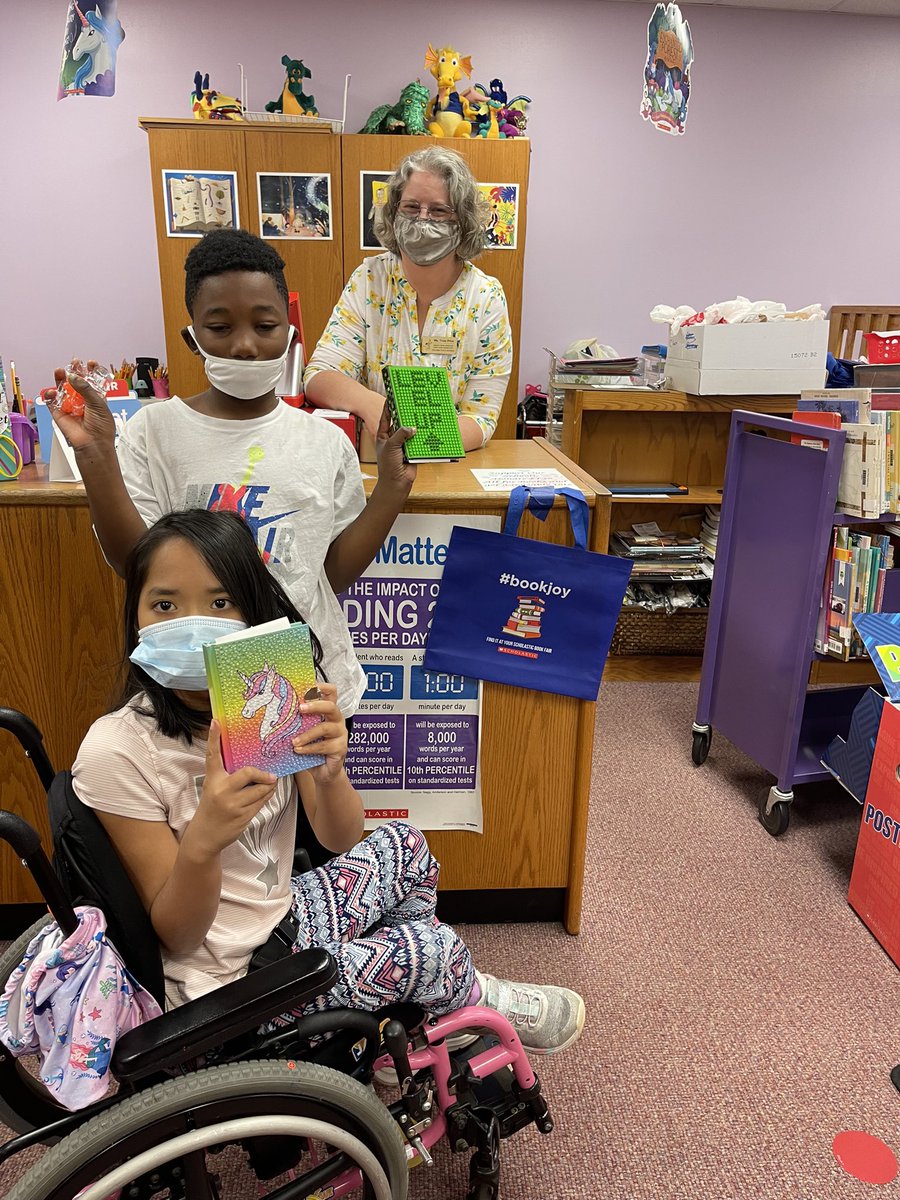 MsPriceDRE's tweet photo. @DerbyDragons Book fair open tomorrow and Thursday, 8am to 7:40pm both days. While you’re at Derby for parent teacher conferences, check out the newly posted #StoryWalk! Mrs. Moseley’s class enjoyed both the book fair and the StoryWalk already! https://t.co/Sf9FGiF7nO