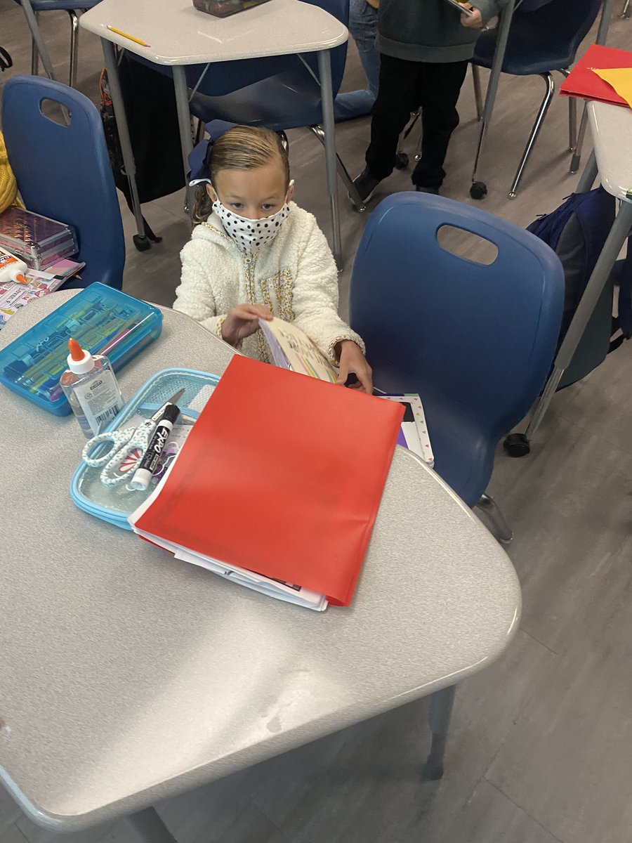 KAnderson_CTES's tweet photo. AVID Friday’s! Focusing on organization! #AVIDFriday #CTEstickstogether https://t.co/mepVL17c99