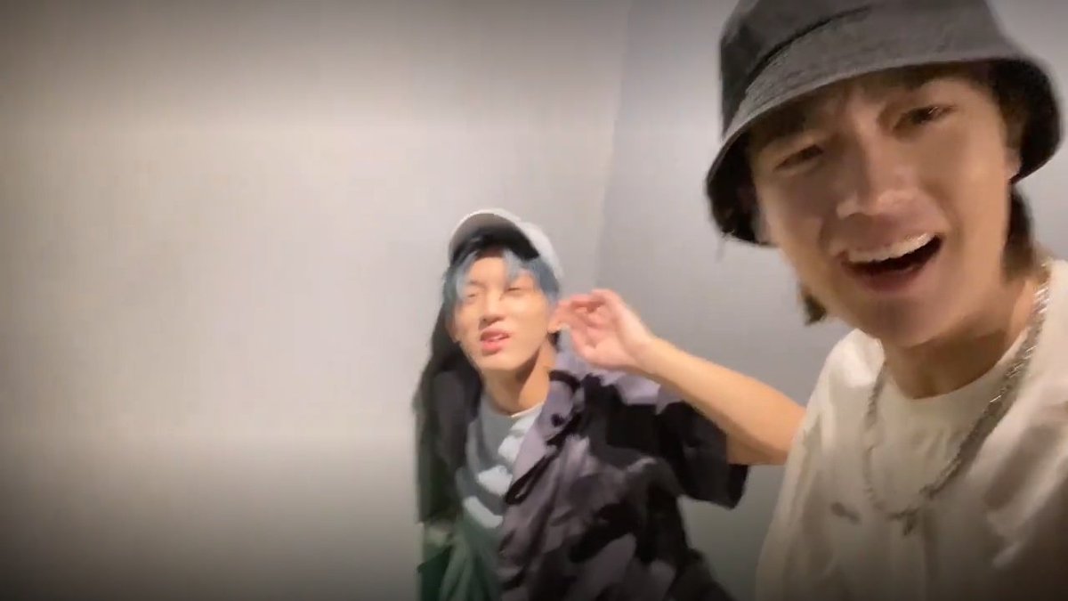 huaiweist's tweet photo. SUN BROTHERS 😭😭😭 https://t.co/GzUBEHr01n