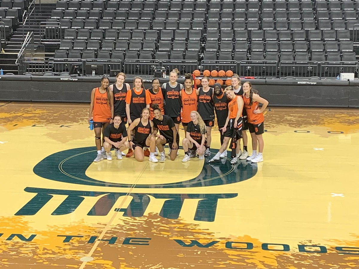 HeartofaBengal's tweet photo. Post practice photo ☑️ 21-22 season starts tomorrow! https://t.co/KPNAGjcOf5