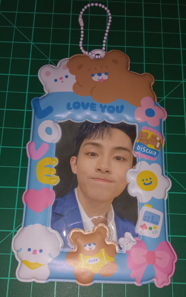 yeojasells's tweet photo. WTS LFB || HELP RT

WINWIN COLBOOK PC

•1,550 php+lsf (bought this for a higher price)
•has slight mark (see second pic,not noticeable kapag nasa sleeves)
•dm for more pics and vids
•reply mine/dm to claim
•payo(prio) // 3 days reservation https://t.co/qDgybh7zBg