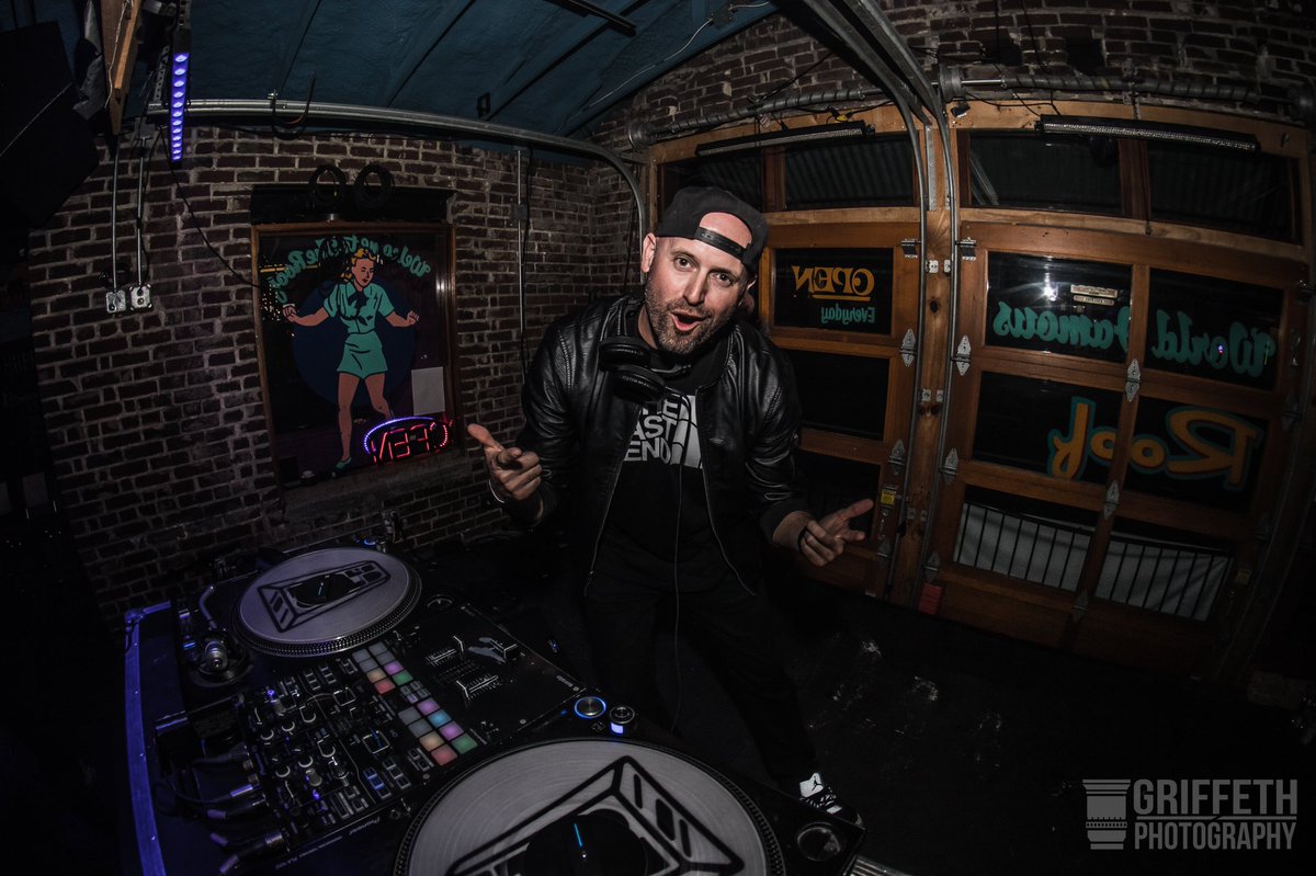 GriffethPhoto's tweet photo. Dj Logik killing it @thevilletinroof  #tinroof #louisvillephotography #photography #photographer #canon #nightlifephotography https://t.co/HRJFxthFrK