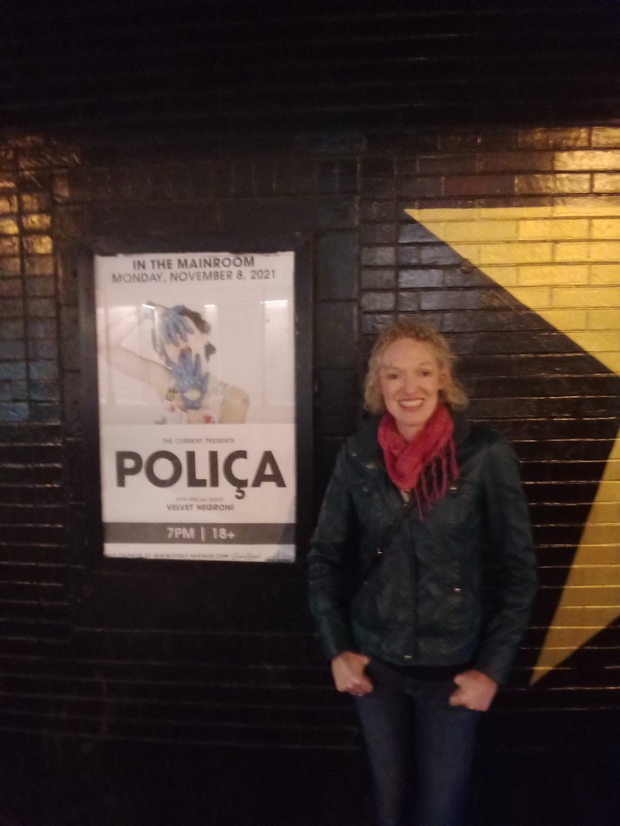 NecromancerPri2's tweet photo. Polica @ 1st Ave! Haven't been here since shit hit the fan in 2020 

#firstavenue  #polica #livemusic https://t.co/x9DuB03VCk