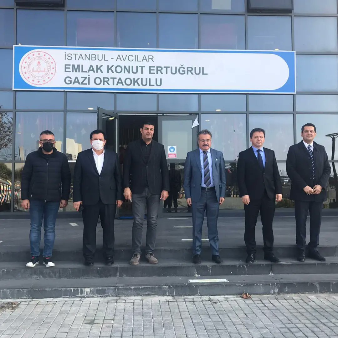 Avcılar kaymakamımız Kemal İnan ilçe müdürümüz Cevat Dervişoğlu ve şube müdürlerimiz okulumuzu ziyaret ettiler.Yapılan çalışmalar hakkında bilgiler sunduk.<a href="/Avcilarilcemem/">Avcılar İlçe Millî Eğitim Müdürlüğü</a>