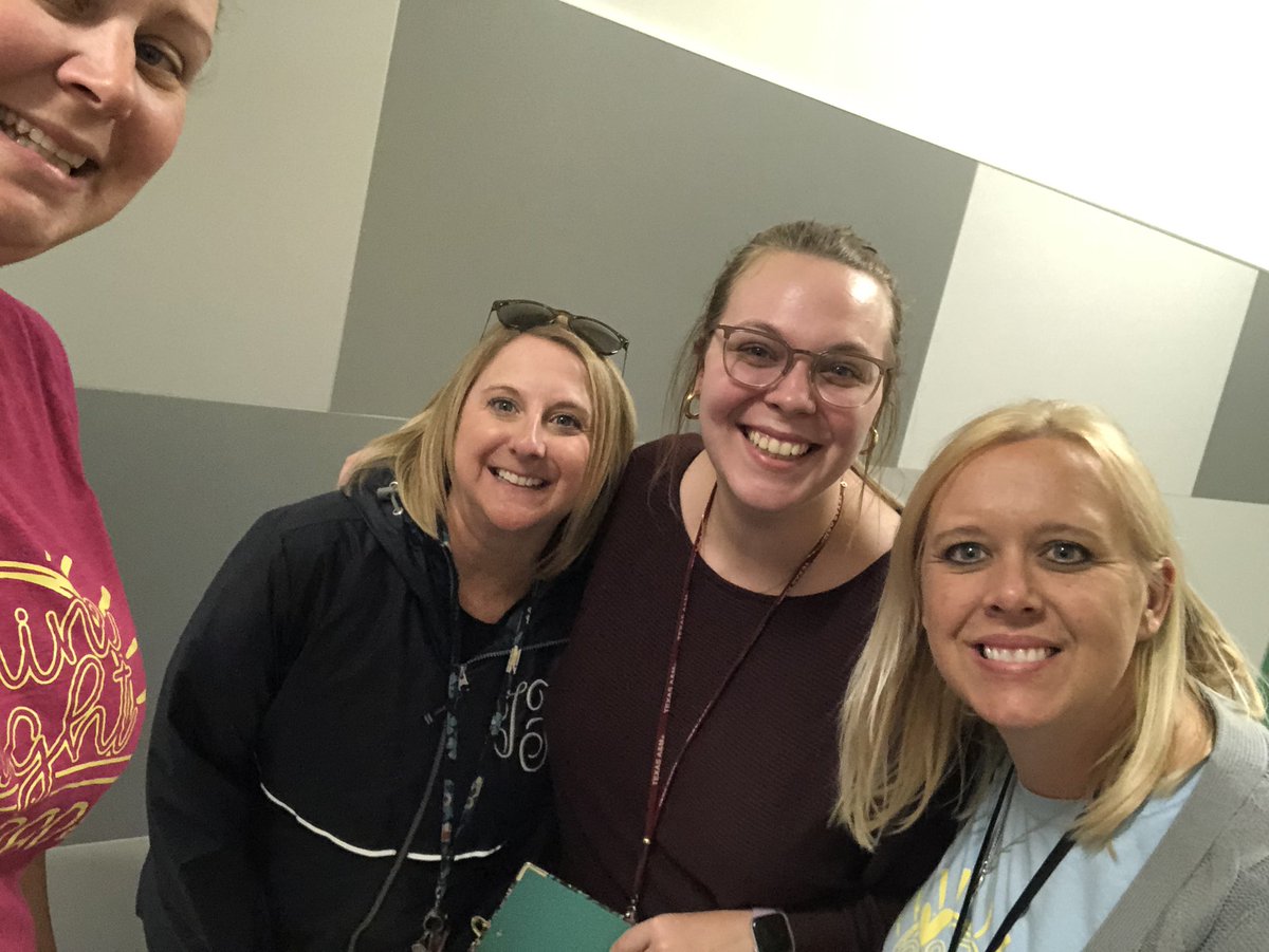 lauramtodd14's tweet photo. Thankful for these wonderful ladies! They are fabulous teachers and they put up with me! #ThankfulTiger @BlueRidgeISD https://t.co/fn0sxcFOou