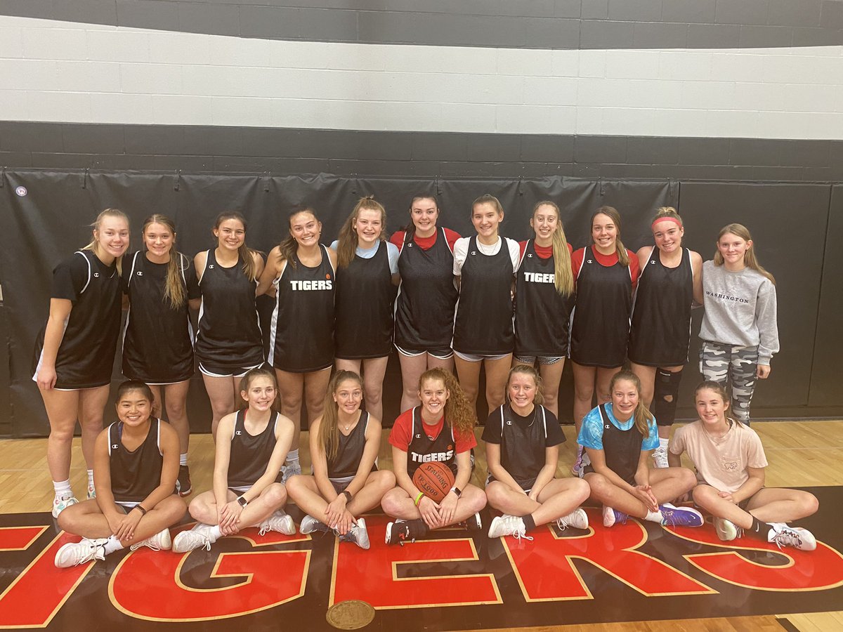 South Hardin Girls Basketball tweet media