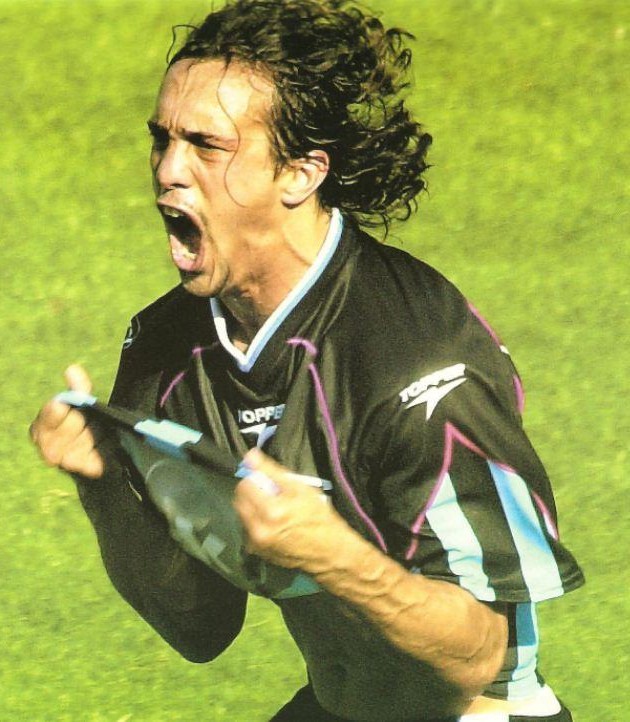 DataRacingOK's tweet photo. 🏆 Hoy cumple 45 años José #CHATRUC, pieza fundamental del #RacingCampeón2001.
¡FELICIDADES, PEPE! 👏🏻👏🏻👏🏻 https://t.co/CeGFmt8bcS