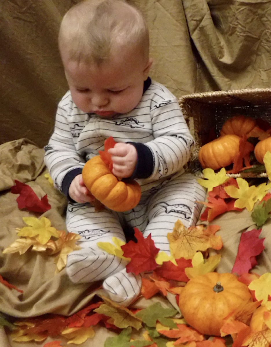 christiemyork's tweet photo. There are many reasons I love Easterseals ELC, but their random photo shoots/pictures they send me throughout the day rank towards the top! #BabyJacob #SixMonths #SensoryTime https://t.co/2bP16nuMUs