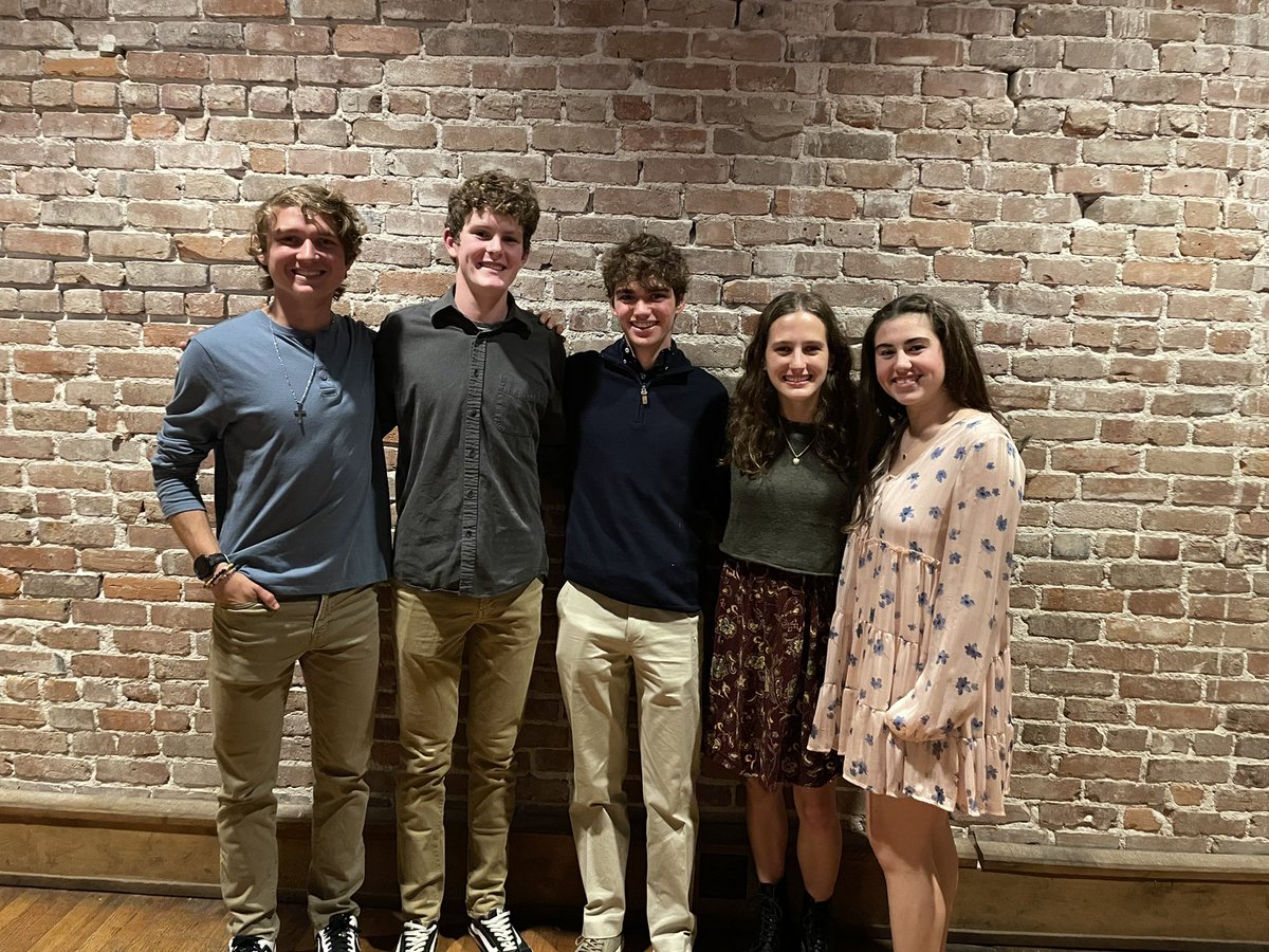 GlendaleXC's tweet photo. Thanks to our seniors for their leadership this season #Classof2022 https://t.co/hiJqKqATYA