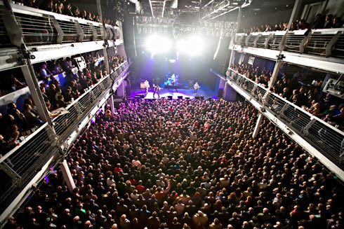 SStefanakos's tweet photo. 11 years ago #GuidedByVoices #RobertPollard @SproutTobin re-invaded #NewYorkCity and absolutely slayed @Terminal5NYC (11/7/10) #GBV #GBVPD. One of the best crowds ever!  #classiclineup https://t.co/itmXt1tgBx photo by @tinnitus_photo https://t.co/wnkH6S8Wry