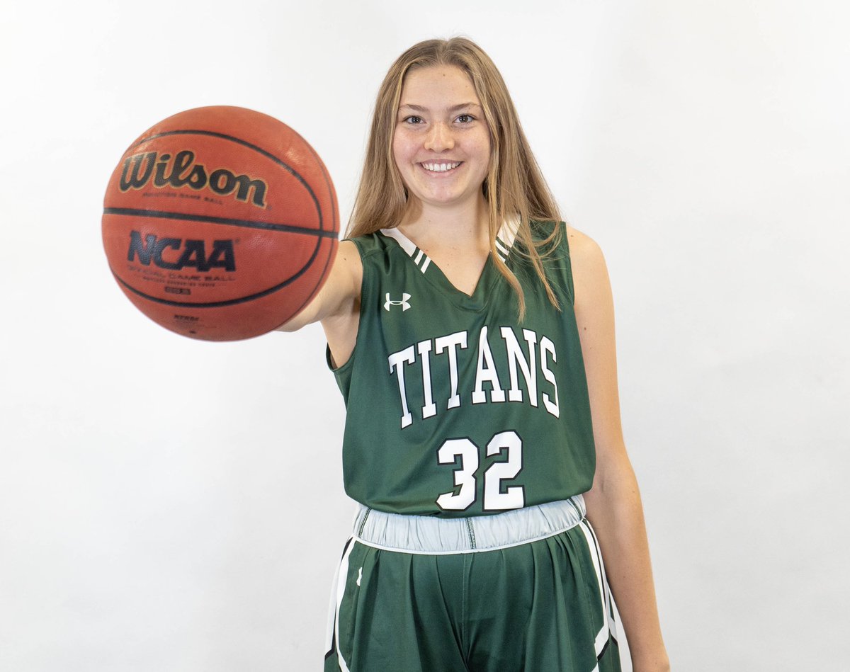 LipicMartha's tweet photo. Beyond excited to announce my commitment to Illinois Wesleyan University. Thank you Coach Smith and Coach Ehresman for giving me the opportunity to play for @IWUWomensBball. GO TITANS! 
@AIAelitegirls @OPRFGirlsBBall https://t.co/zFxcCHrBld