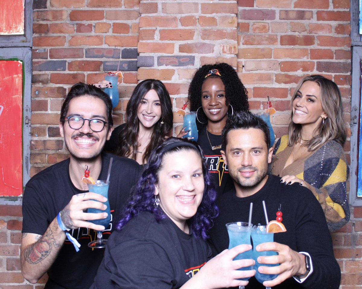 Dramatiq_Beauty's tweet photo. “Somebody told me that this is the place where everything’s better and everything’s safe” . . . & they didn’t lie!!! I had the most memorable experience this weekend 🥰 #OneTreeHill #AWITH3 #AweekendInTreeHill3 @katevoegele @pjraven @TheRealShantel @StephenColletti https://t.co/4eSQMI9BEw