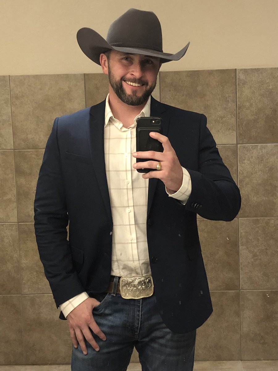 erihm3055's tweet photo. Had to post a selfie from my bro’s wedding this weekend! https://t.co/AUTD1nnW1G