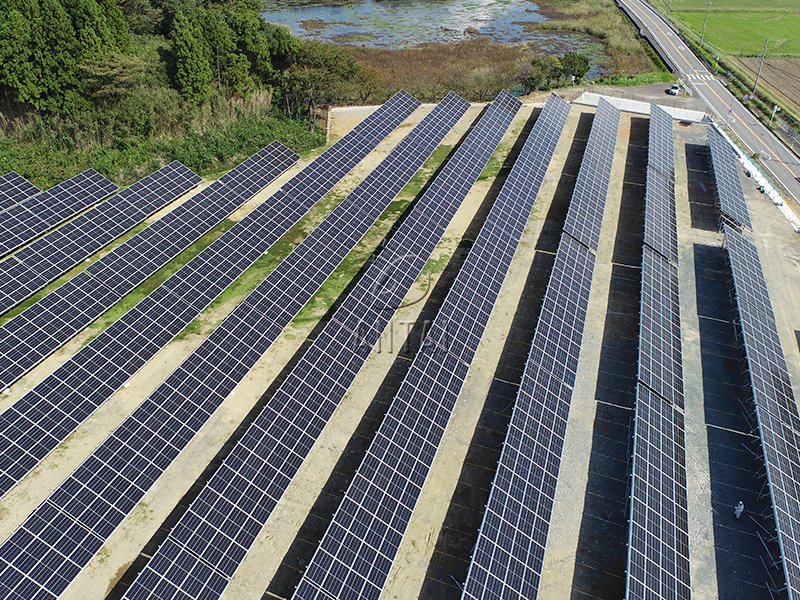 Antaisolar's tweet image. A bird's eye view of the stunning solar plant in #Japan! The project adopted @Antaisolar solar racking with dual-blade solar ground screw as the foundation to achieve strong drilling force and thus shorten installation time. 
#GroundSolar #SolarEnergy #SolarPower #GoSolar #Solar
