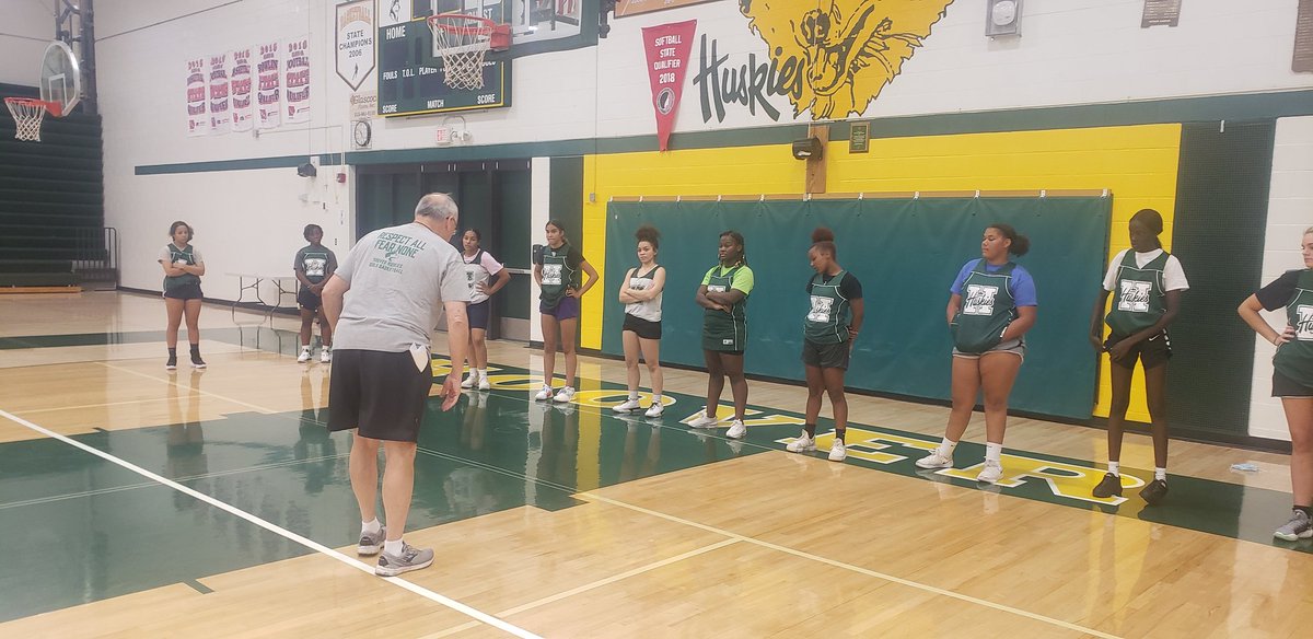 DesHoover's tweet photo. What an Honor to have Coach Pete on staff. His love for Hoover Girls Basketball runs long since 1998. Great first day of practice 💯... 
Let's Go Huskies 🏀🏀🏀 https://t.co/Mn4ztsNRGY