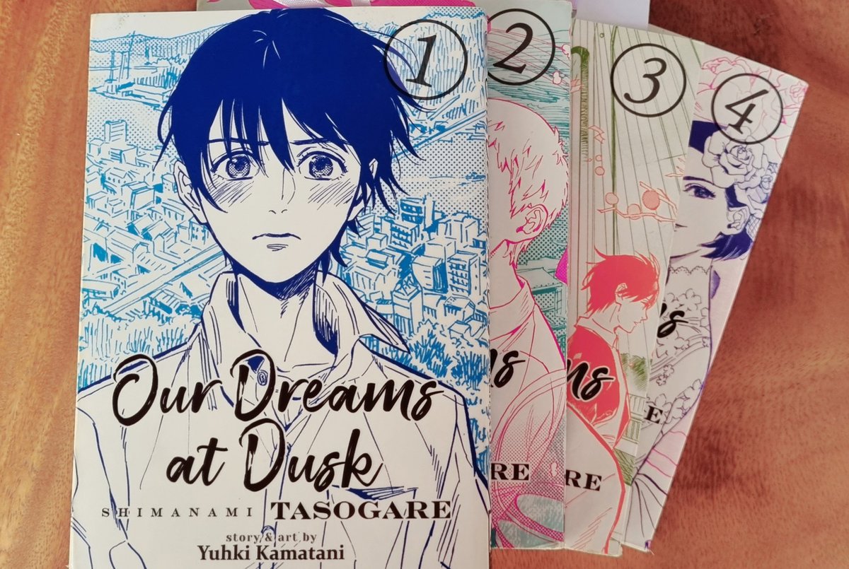 Goosebumps graphix tales, Everblue, Chmakova's Berrybrook series, Our Dreams At Dusk ✨,,,checks out haha 😅
Four books that got you hooked on comics and tag 5 people: @richard_mercz @jujud_6 @ariajdv @boxfulthoughts @arinbrayart