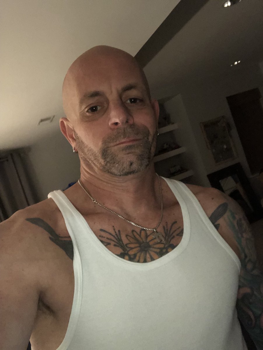 CanadeKevin's tweet photo. That shirt is hanging on for dear life! #yourboycookstoo #idontlift #swole https://t.co/LefcWMP8SO