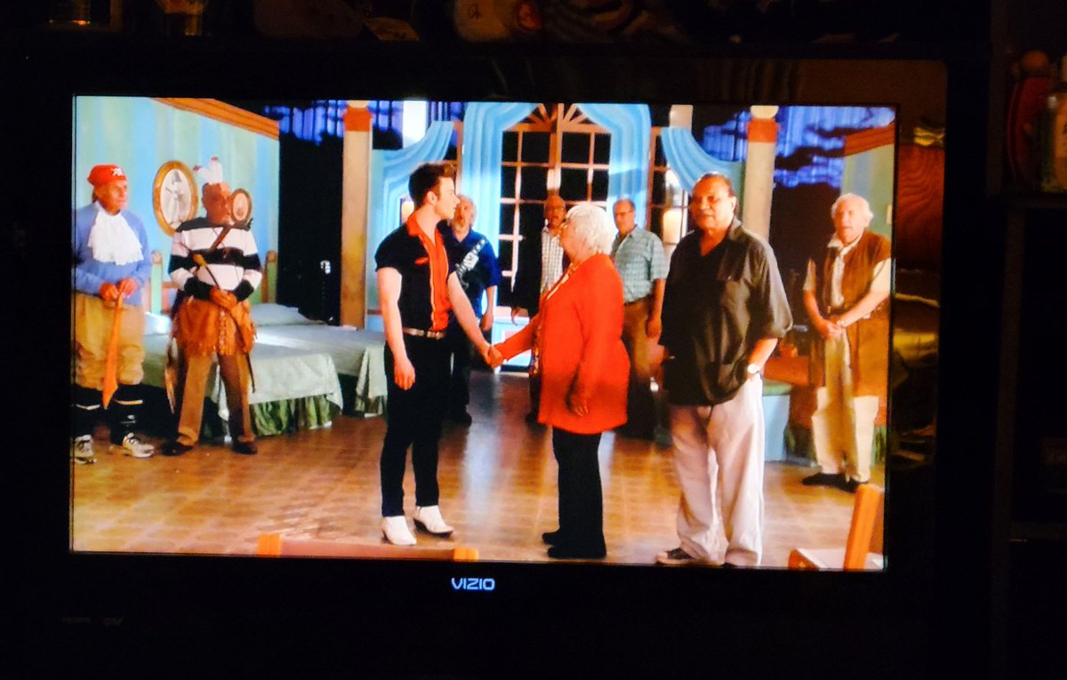 lestersbonnet's tweet photo. Watching my favorite Glee episode. Any quesses @chriscolfer ? 💖📚🤗
#ODNT https://t.co/tXFkTL9PSC
