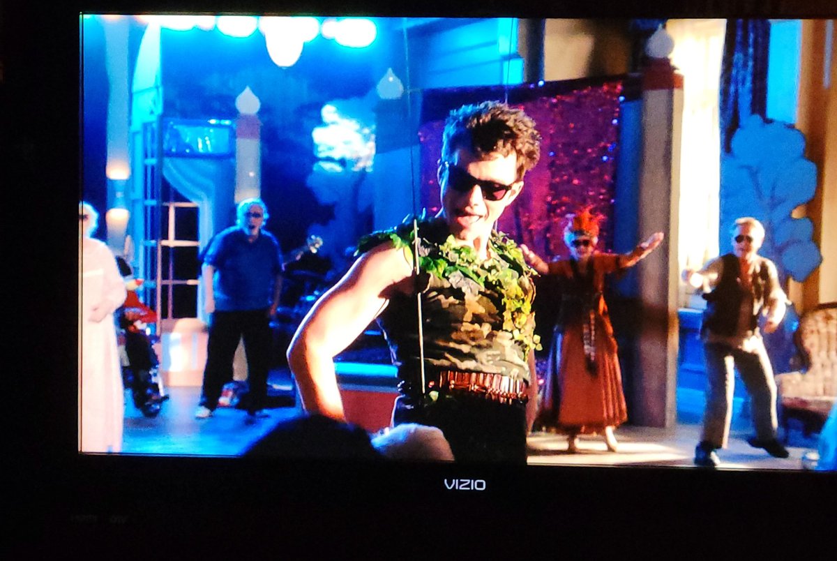 lestersbonnet's tweet photo. Watching my favorite Glee episode. Any quesses @chriscolfer ? 💖📚🤗
#ODNT https://t.co/tXFkTL9PSC