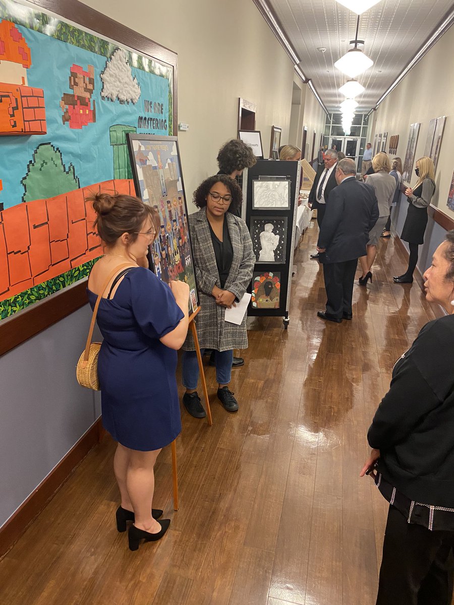 Tonight our #CHS_lions showcased a few of the many programs that makes <a href="/CastleberryHigh/">Castleberry High School</a> a great place to be! #castleberryisd #choosecastleberry #castleberryCTE #CISDfinearts #cisd_reads