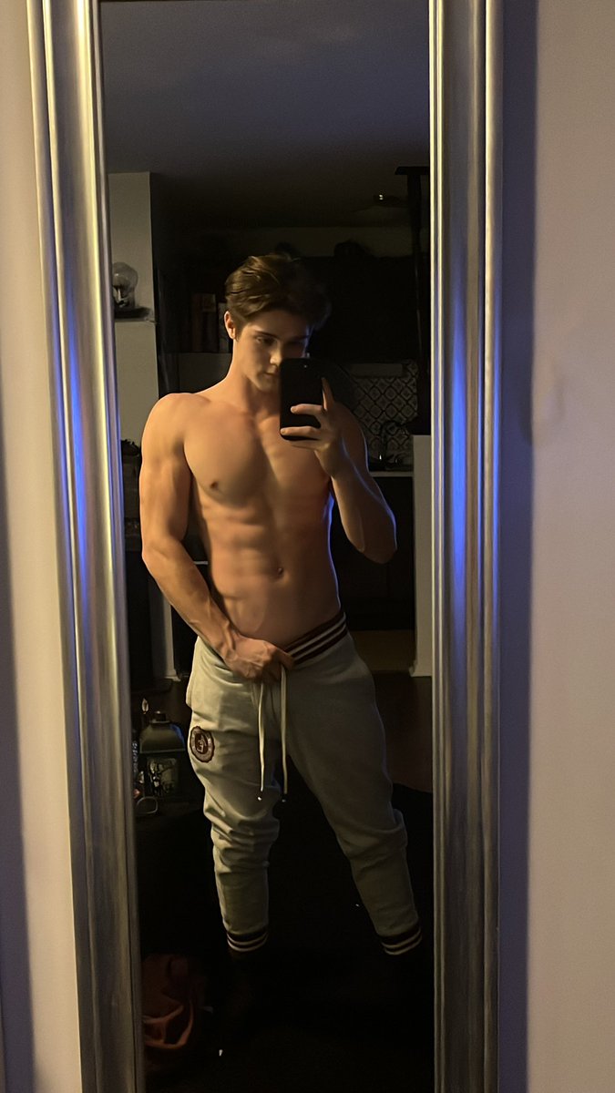 alphapeebs's tweet photo. x2 for you😈 https://t.co/vz9IZtxo6K