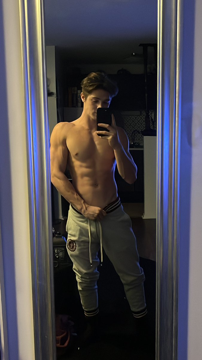 alphapeebs's tweet photo. x2 for you😈 https://t.co/vz9IZtxo6K