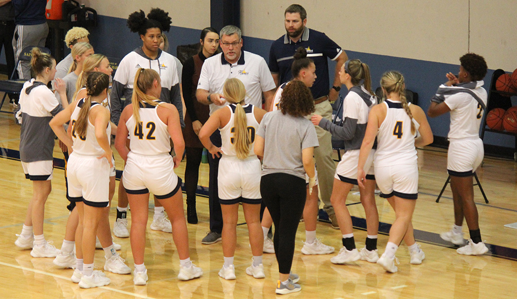 Women's Basketball: Anderson helps CSM remain undefeated with win over Peru State
 - csmflames.com/article/2745.p…