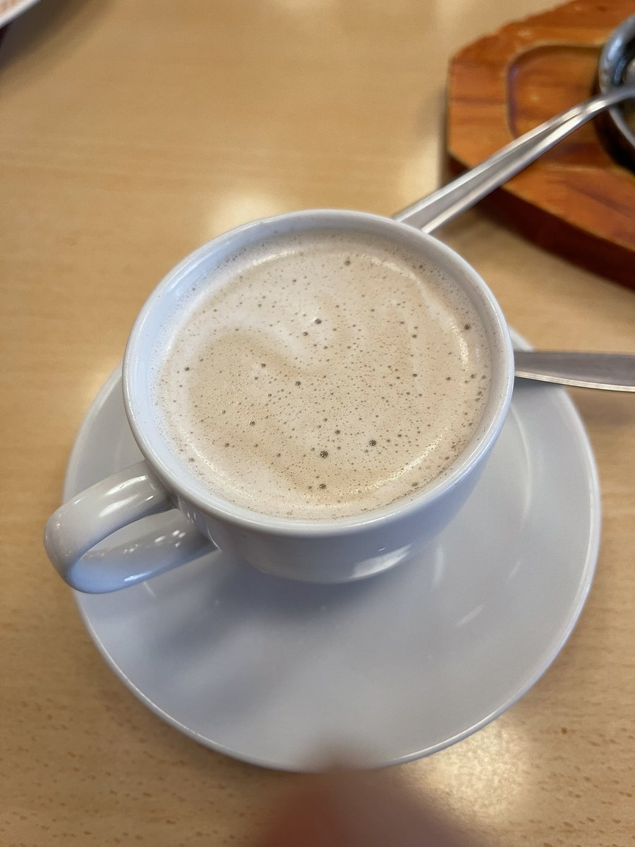 saoshi691's tweet photo. ラテ❗️ランチ😑
#ランチ
#joycafe https://t.co/1QF3ZqrmJT